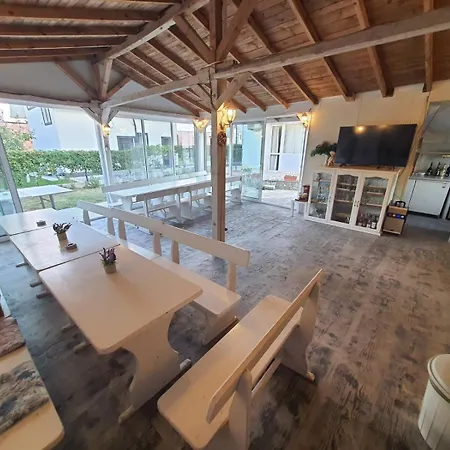 بيت للعطل Ivelin House *