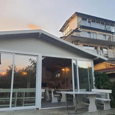 بيت للعطل Ivelin House