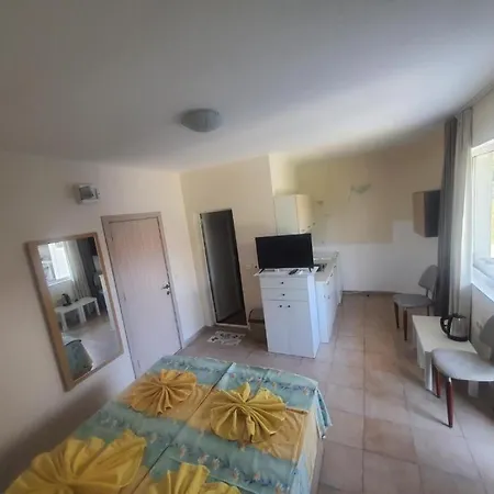 Ivelin House بيت للعطل *