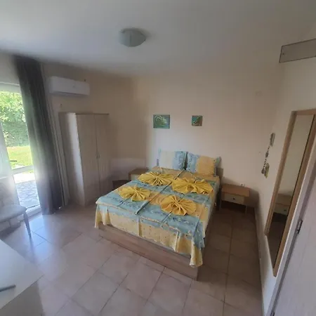 Ivelin House بيت للعطل لوزينيتس