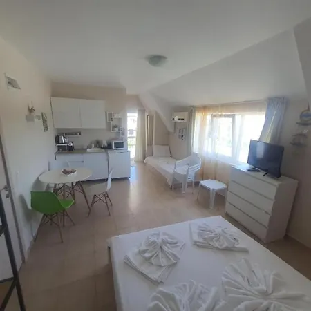 Ivelin House بيت للعطل