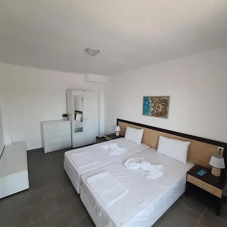 Ivelin House بيت للعطل *