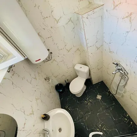Ivelin House لوزينيتس
