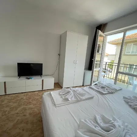 Ivelin House بيت للعطل *