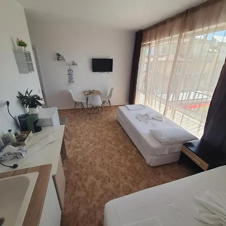 Ivelin House بيت للعطل