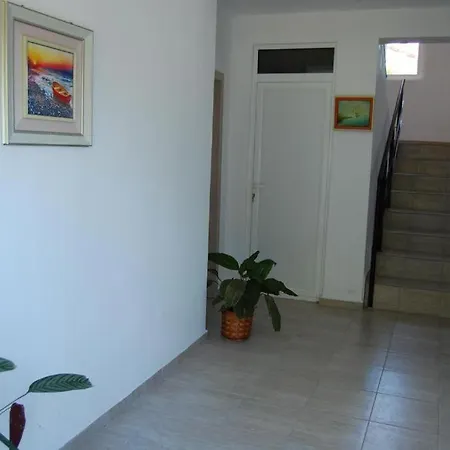 Ivelin House بيت للعطل *