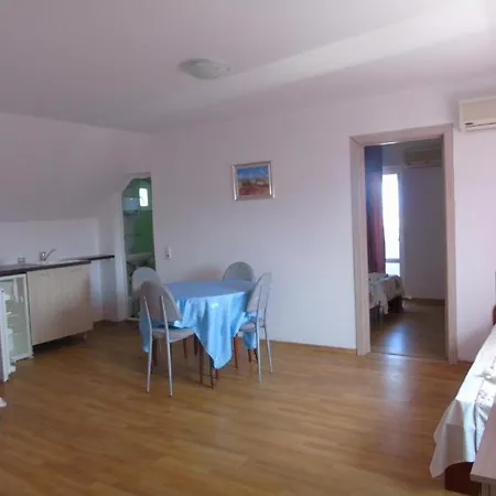 Ivelin House * لوزينيتس